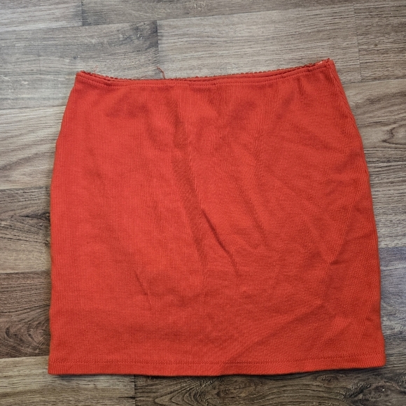 KAEL MID RISE MINI SKIRT RED size 4 - Picture 5 of 5